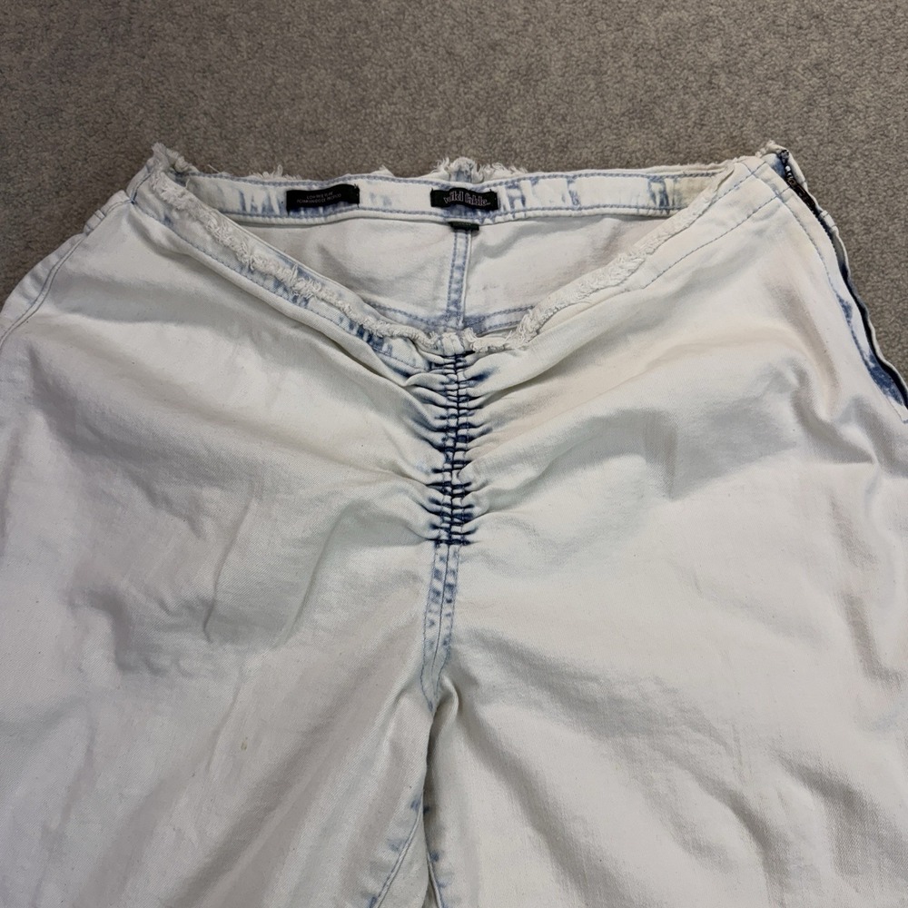 Wild Fable Womens 10 Low Rise Flare Jeans White Light Wash Raw Hem Y2K - Picture 4 of 10